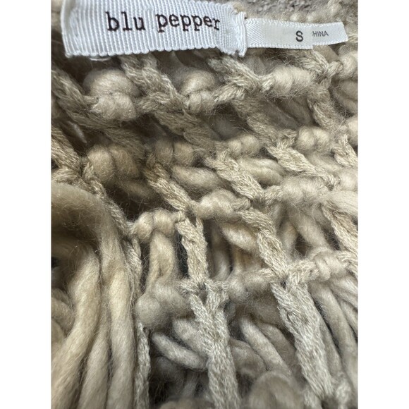 Blu Pepper Crotchet Fringe Vest Women Size S Open Front Shaggy Knit Festival 70s - Picture 5 of 6
